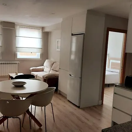 Piso Familiar Zona Estacion Tren- Bus-4 Caminos Appartement *