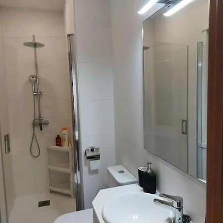 Piso Familiar Zona Estacion Tren- Bus-4 Caminos Appartement